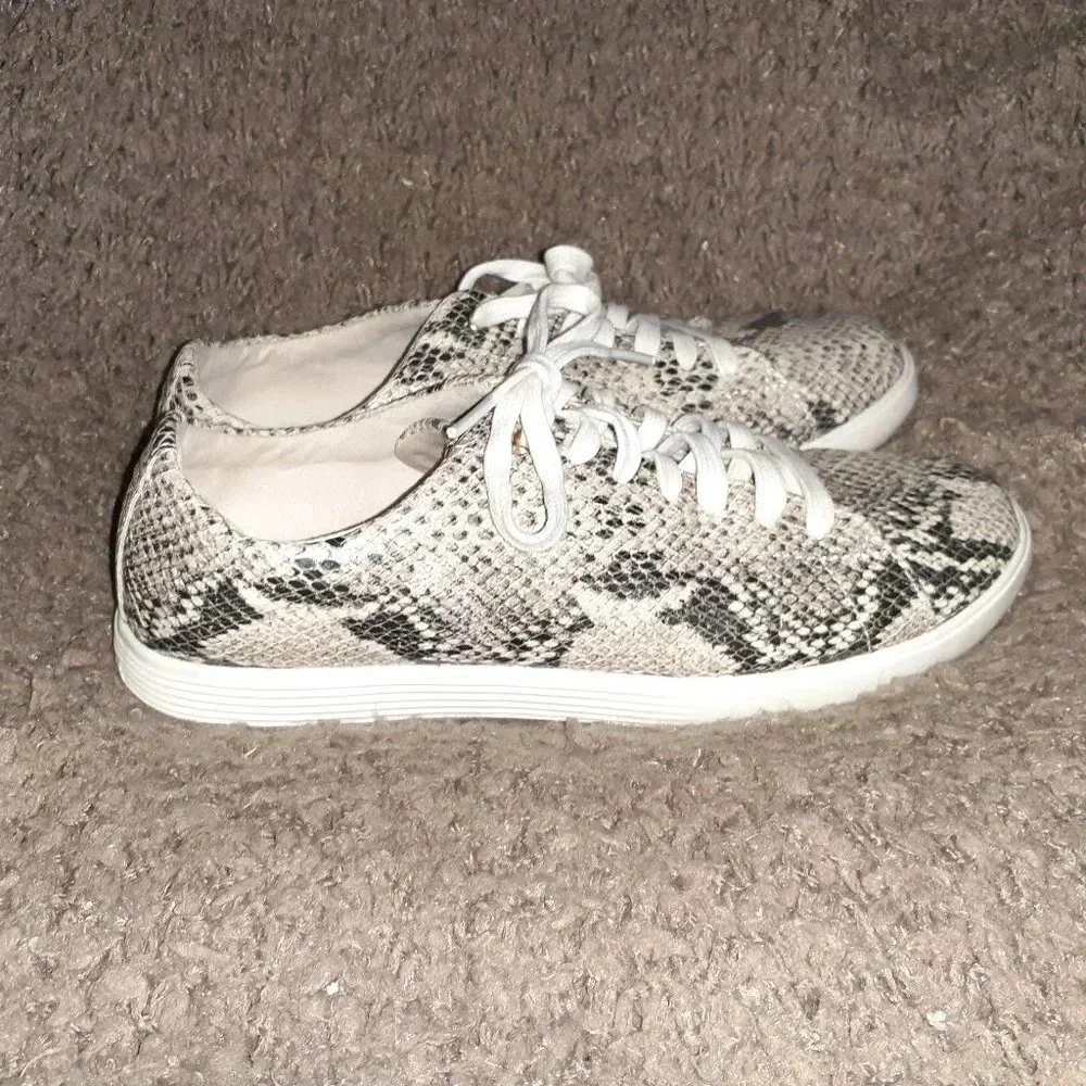 COLE HAAN-Grand OS Snakeskin Print Leather Lace Up Sneakers-SZ 8.5-Excellent